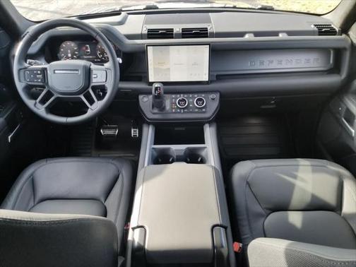2025 Land Rover Defender V8