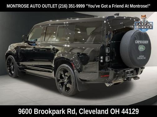 Santorini Black Metallic 2025 Land Rover Defender V8