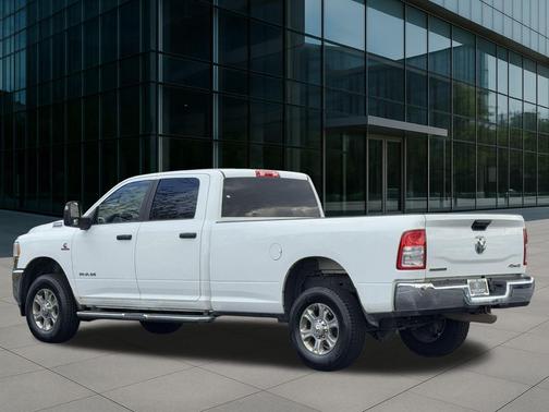 2024 RAM 2500 Big Horn Crew Cab 4x4 8' Box