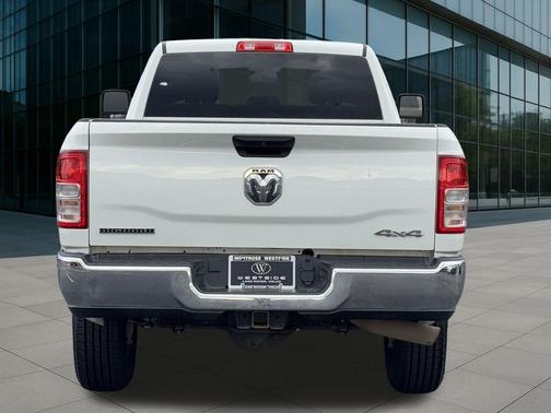 2024 RAM 2500 Big Horn Crew Cab 4x4 8' Box