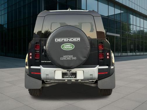 2025 Land Rover Defender 90 P300 S
