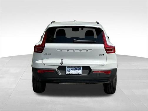 2025 Volvo XC40 Ultra Dark Theme