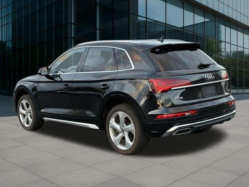 2022 Audi Q5 45 S line Prestige