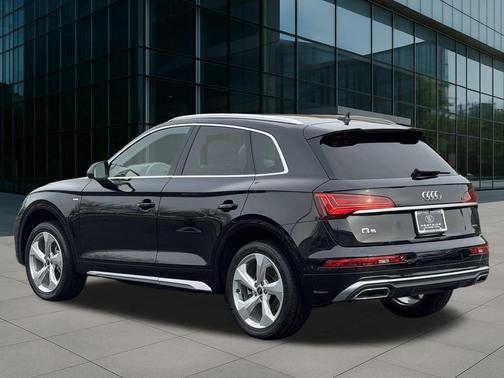 2022 Audi Q5 45 S line Prestige