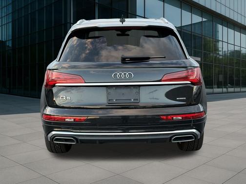 2022 Audi Q5 45 S line Prestige