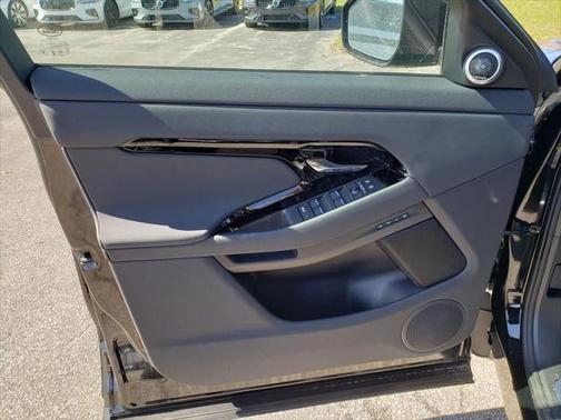 2026 Land Rover Range Rover Evoque Dynamic SE