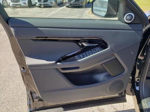 2026 Land Rover Range Rover Evoque Dynamic SE