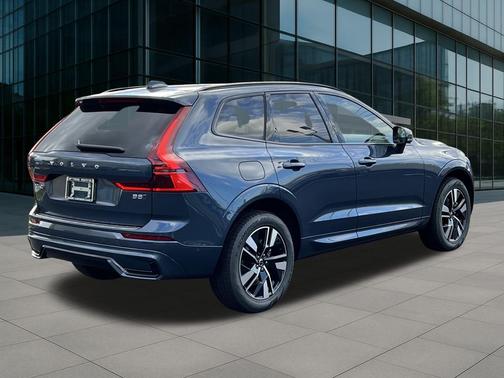 2026 Volvo XC60 B5 Plus