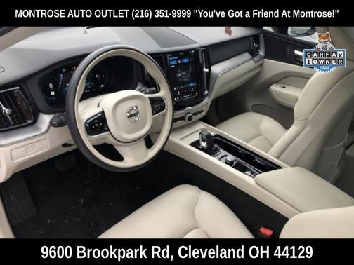 2024 Volvo XC60 B5 Core Dark Theme