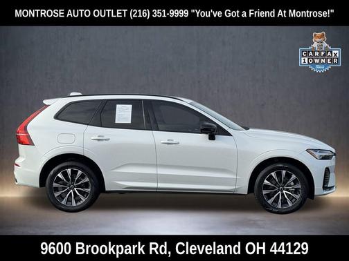 2024 Volvo XC60 B5 Core Dark Theme