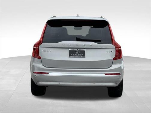 2024 Volvo XC90 B5 Plus Bright Theme