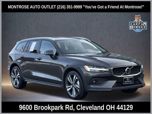 2025 Volvo V60 Cross Country Plus, B5 AWD Gas (mild hybrid)