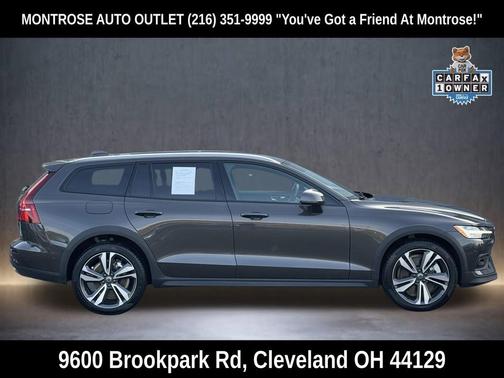 2025 Volvo V60 Cross Country Plus, B5 AWD Gas (mild hybrid)