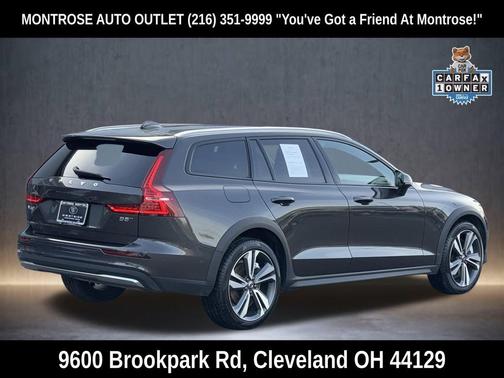 2025 Volvo V60 Cross Country Plus, B5 AWD Gas (mild hybrid)