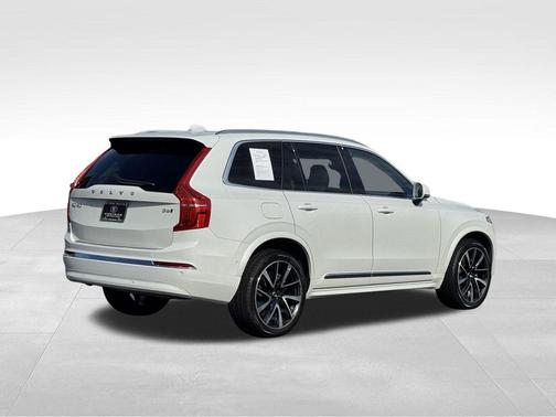 2023 Volvo XC90 B6 Plus 7-Seater