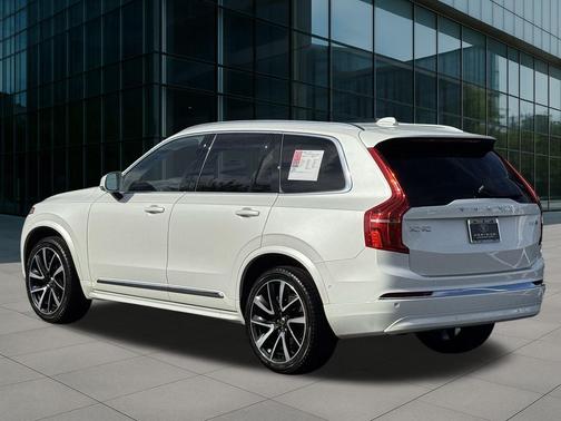 2023 Volvo XC90 B6 Plus 7-Seater