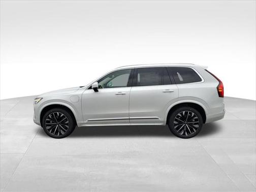 2025 Volvo XC90 Plug-In Hybrid T8 Plus 7-Seater