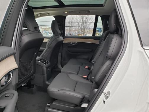 2025 Volvo XC90 Plug-In Hybrid T8 Plus 7-Seater
