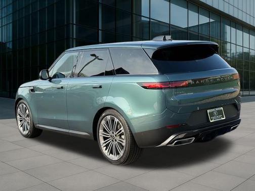 2025 Land Rover Range Rover Sport SE