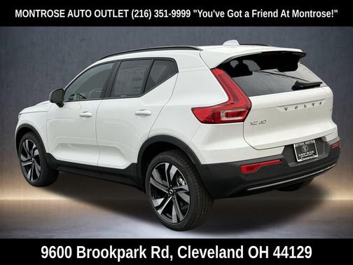 2026 Volvo XC40 Plus, B5 AWD Gas (mild hybrid), Dark