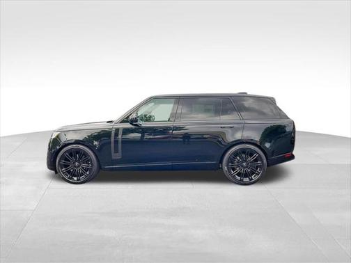 2025 Land Rover Range Rover P400 SE 7 Seat