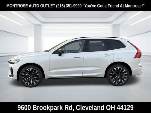 Crystal White Metallic 2026 Volvo XC60 B5 Ultra