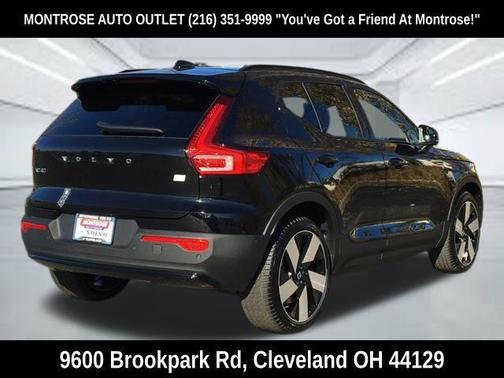 Onyx Black Metallic 2024 Volvo XC40 Recharge Pure Electric Plus