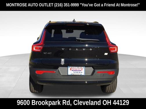 Onyx Black Metallic 2024 Volvo XC40 Recharge Pure Electric Plus