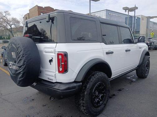Oxford White 2023 Ford Bronco Badlands