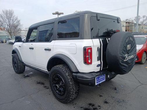 Oxford White 2023 Ford Bronco Badlands