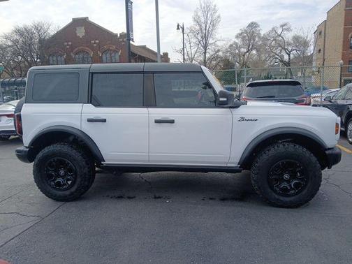 Oxford White 2023 Ford Bronco Badlands