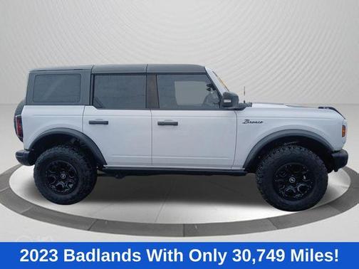Oxford White 2023 Ford Bronco Badlands