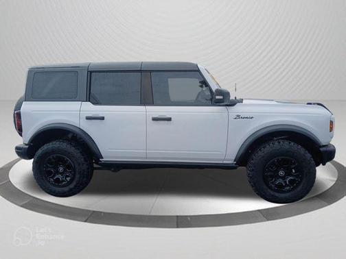 Oxford White 2023 Ford Bronco Badlands