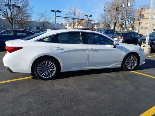 2019 Toyota Avalon XLE