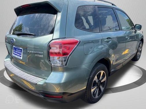 Jasmine Green Metallic 2017 Subaru Forester 2.5i Premium