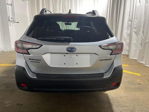Ice Silver Metallic 2024 Subaru Outback Onyx Edition