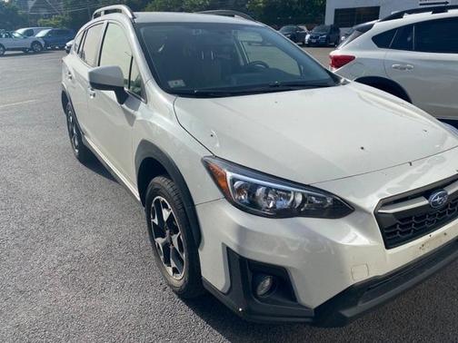 Photo 2 of 3 of 2019 Subaru Crosstrek 2.0i Premium