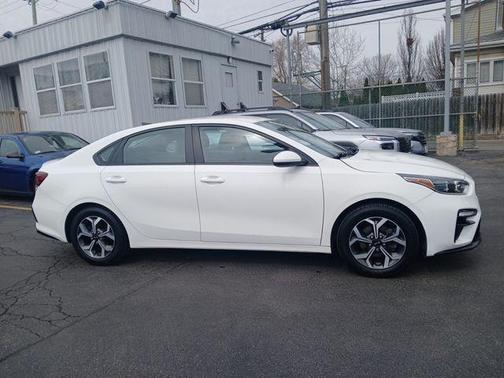Clear White 2019 Kia Forte LXS