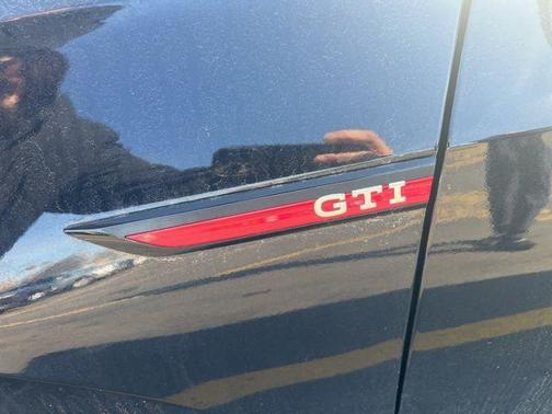 2023 Volkswagen Golf GTI 2.0T SE