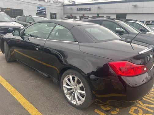 2011 INFINITI G37 Base