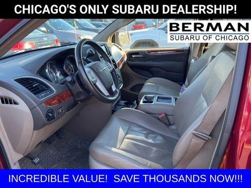 2016 Chrysler Town & Country LX