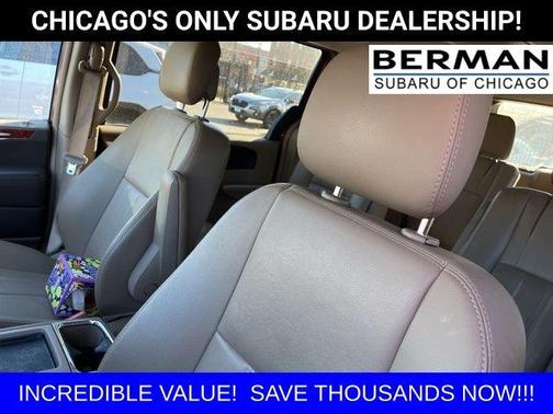 2016 Chrysler Town & Country LX