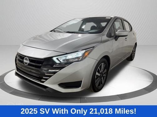 Brilliant Silver Metallic 2025 Nissan Versa 1.6 SV