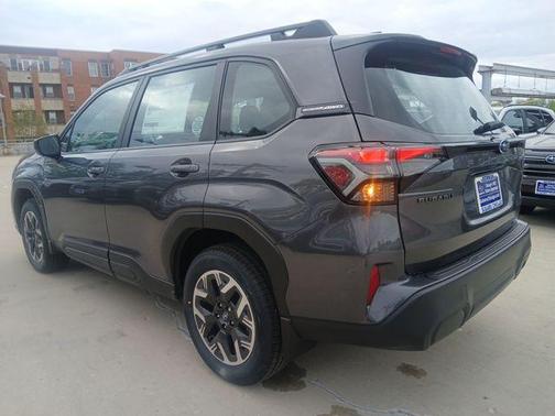 Magnetite Gray Metallic 2026 Subaru Forester