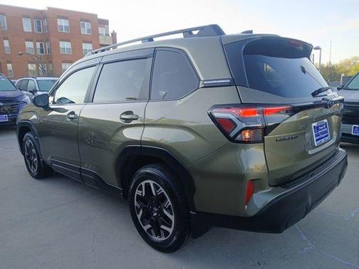Autumn Green Metallic 2025 Subaru Forester Premium