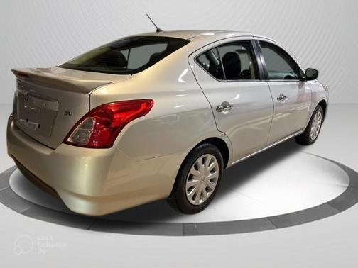 Brilliant Silver Metallic 2019 Nissan Versa 1.6 SV