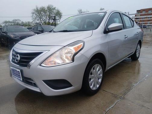 Brilliant Silver Metallic 2019 Nissan Versa 1.6 SV