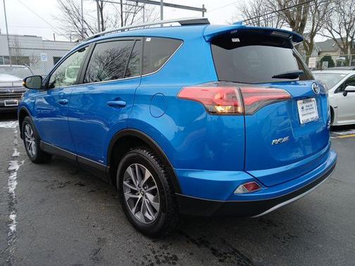 2018 Toyota RAV4 Hybrid LE Plus