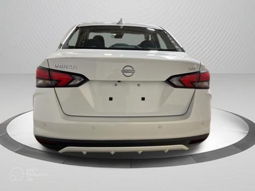 Aspen White Tricoat 2024 Nissan Versa 1.6 SV