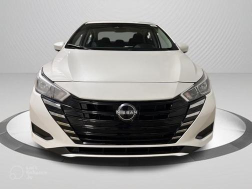 Aspen White Tricoat 2024 Nissan Versa 1.6 SV